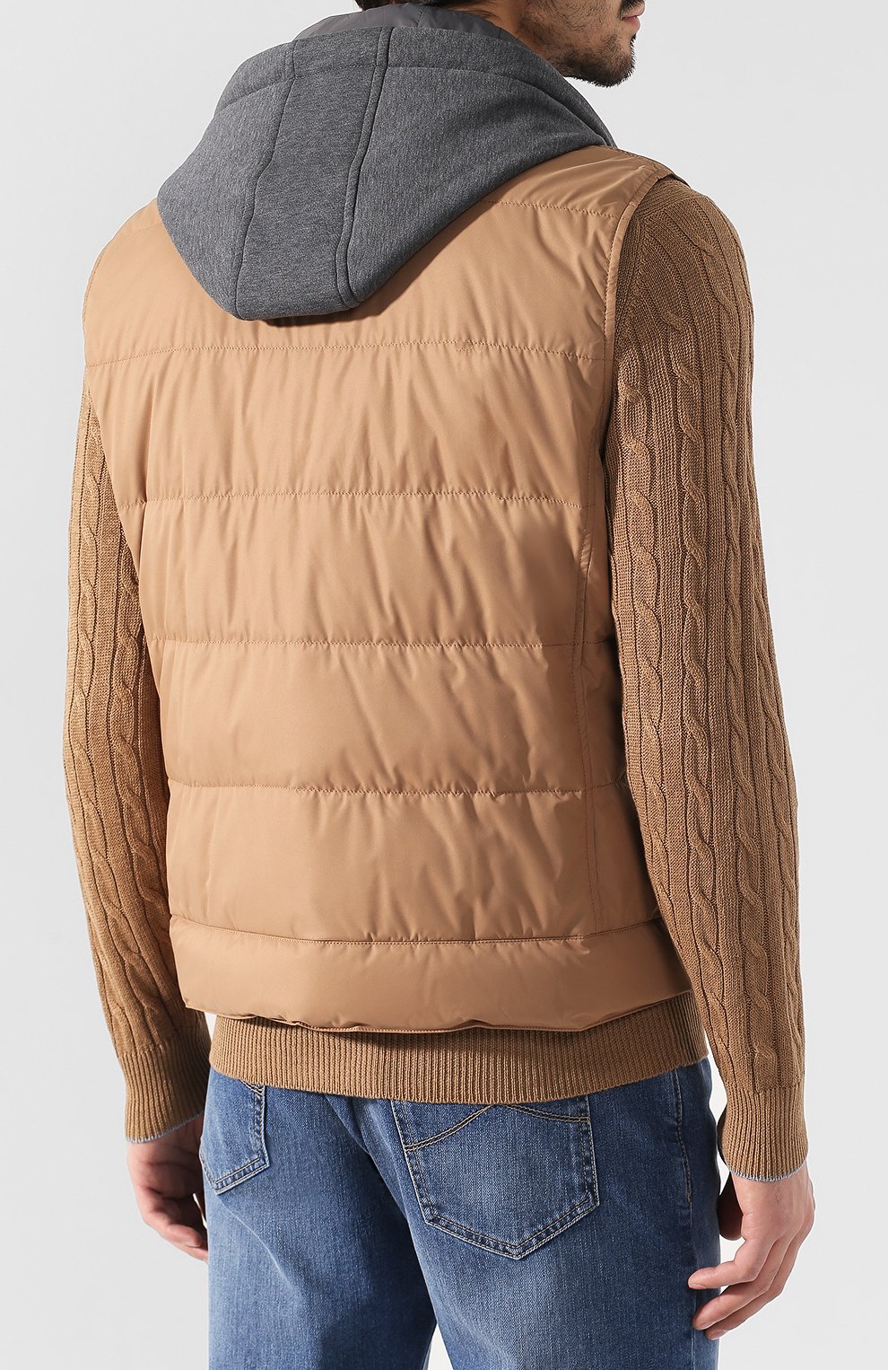 Пуховый жилет BRUNELLO CUCINELLI бежевого цвета по цене 335000 руб., арт. MM4593881G, фото 4 Пуховый жилет BRUNELLO CUCINELLI, арт. MM4593881G, фото 4