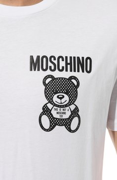 Мужская хлопковая футболка MOSCHINO белого цвета, арт. V0729/2041 | Фото 5 (Рукава: Короткие; Длина (для топов): Стандартные; Принт: С принтом; Материал сплава: Проставлено; Материал внешний: Хлопок; Стили: Спорт-шик; Драгоценные камни: Проставлено)