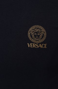 Мужская хлопковая футболка VERSACE темно-синего цвета, арт. AUU01005/1A10011 | Фото 5 (Драгоценные камни: Проставлено; Длина (для топов): Стандартные; Рукава: Короткие; Материал внешний: Хлопок; Материал сплава: Проставлено; Кросс-КТ: домашняя одежда)