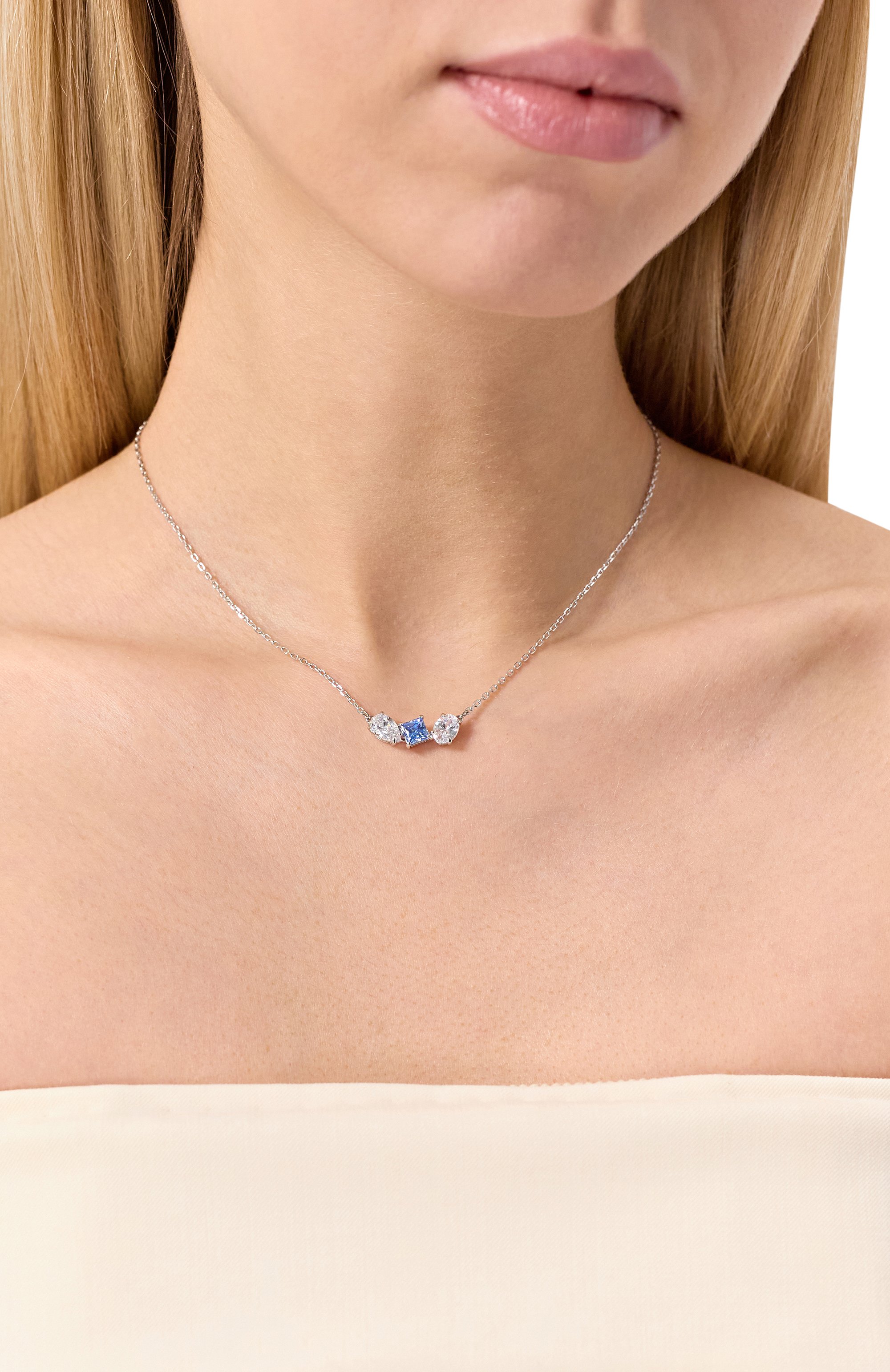 Колье mesmera SWAROVSKI серебряного цвета по цене 18300 руб., арт. 5668276, фото 2 Колье mesmera SWAROVSKI, арт. 5668276, фото 2