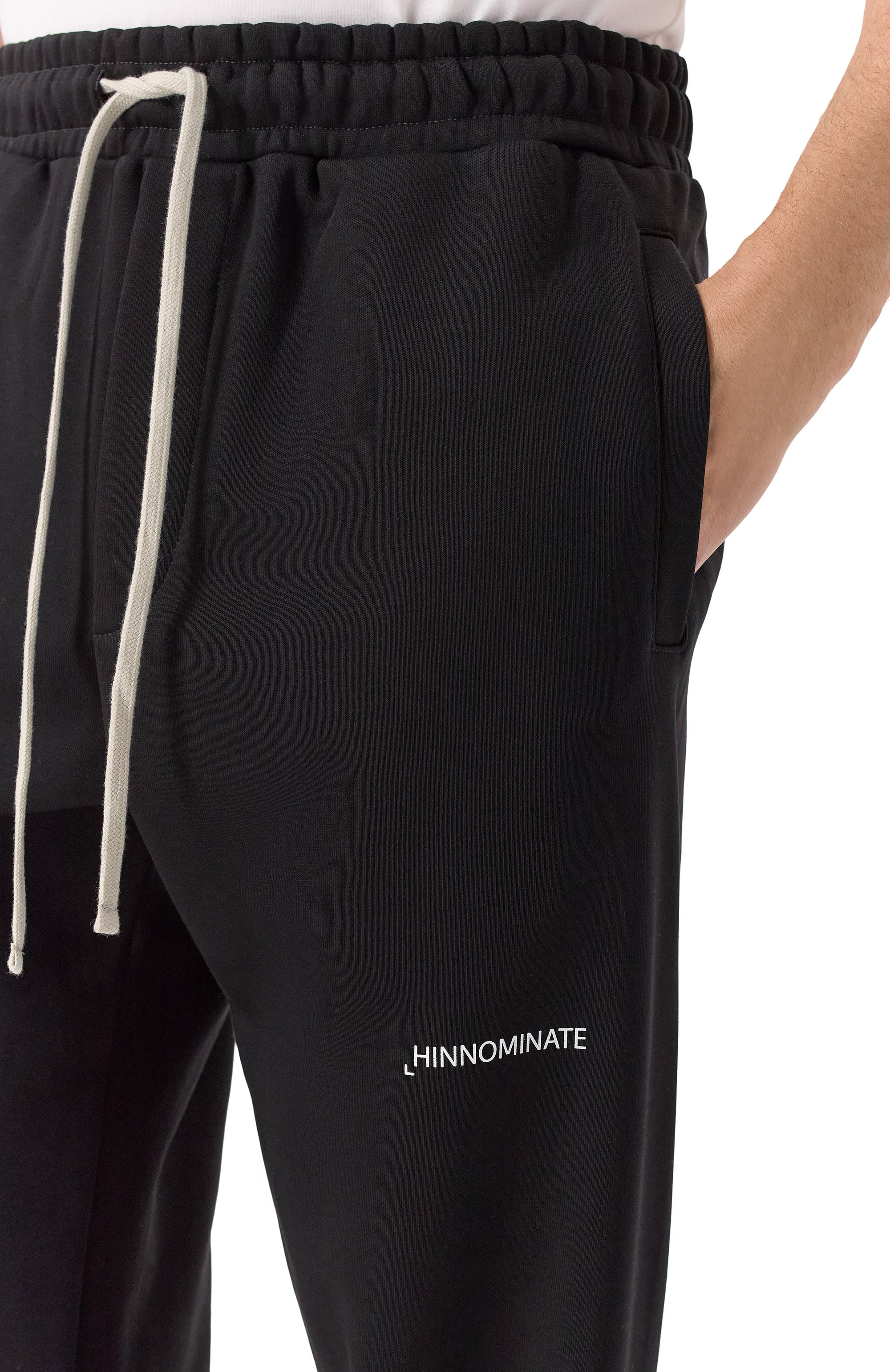 Хлопковые джоггеры HINNOMINATE черного цвета по цене 15900 руб., арт. HMABM01375, фото 5 Хлопковые джоггеры HINNOMINATE, арт. HMABM01375, фото 5