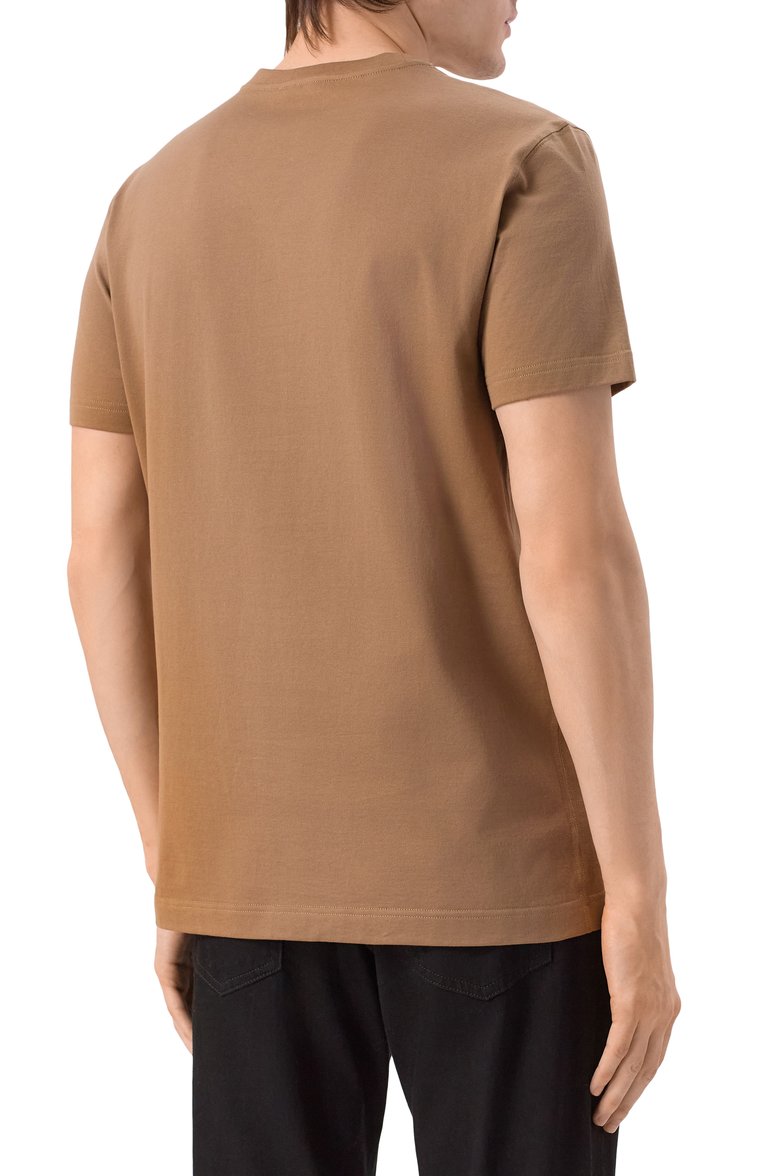 Мужская хлопковая футболка DOLCE & GABBANA коричневого цвета, арт. G8RN8T/G7N7A | Фото 4 (Длина (для топов): Стандартные; Рукава: Короткие; Принт: Без принта; Стили: Кэжуэл; Материал внешний: Хлопок; Мужское Кросс-КТ: Футболка-одежда; Кросс-КТ: Джерси; Автоматизация состава: Проставлено; Размерность: Идёт в размер; Автоматизация ТО: Проставлено; Детали: Без декора)