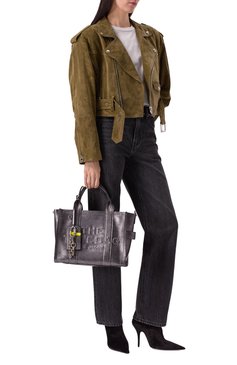 Женская сумка the tote bag medium MARC JACOBS (THE) темно-серого цвета, �арт. 2R4HTT013H02 | Фото 7 (Ремень/цепочка: На ремешке; Материал: Натуральная кожа; Размер: medium)
