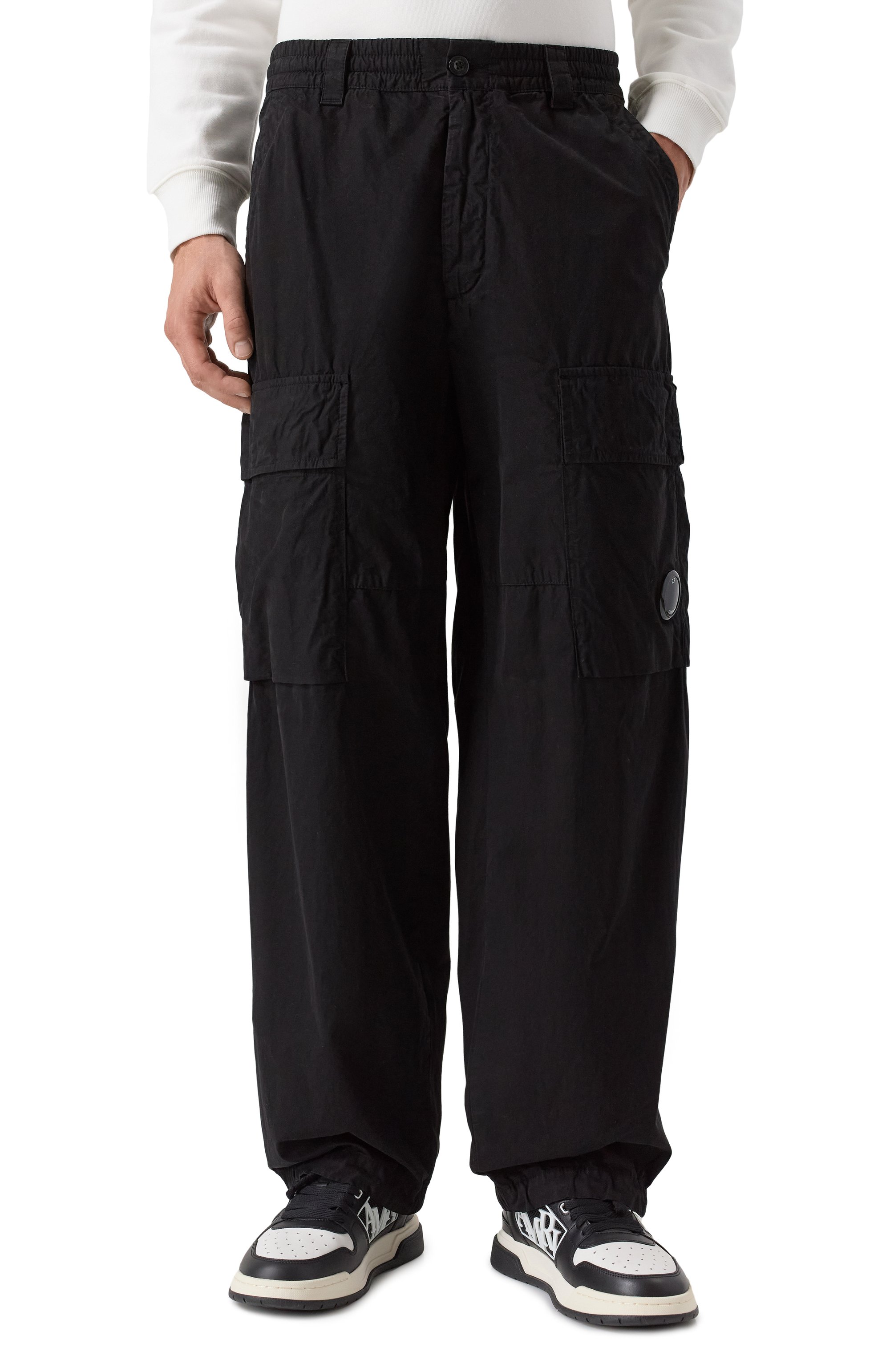 Хлопковые брюки-карго C.P. COMPANY черного цвета по цене 42450 руб., арт. 19CMPA066A110324G, фото 3 Хлопковые брюки-карго C.P. COMPANY, арт. 19CMPA066A110324G, фото 3