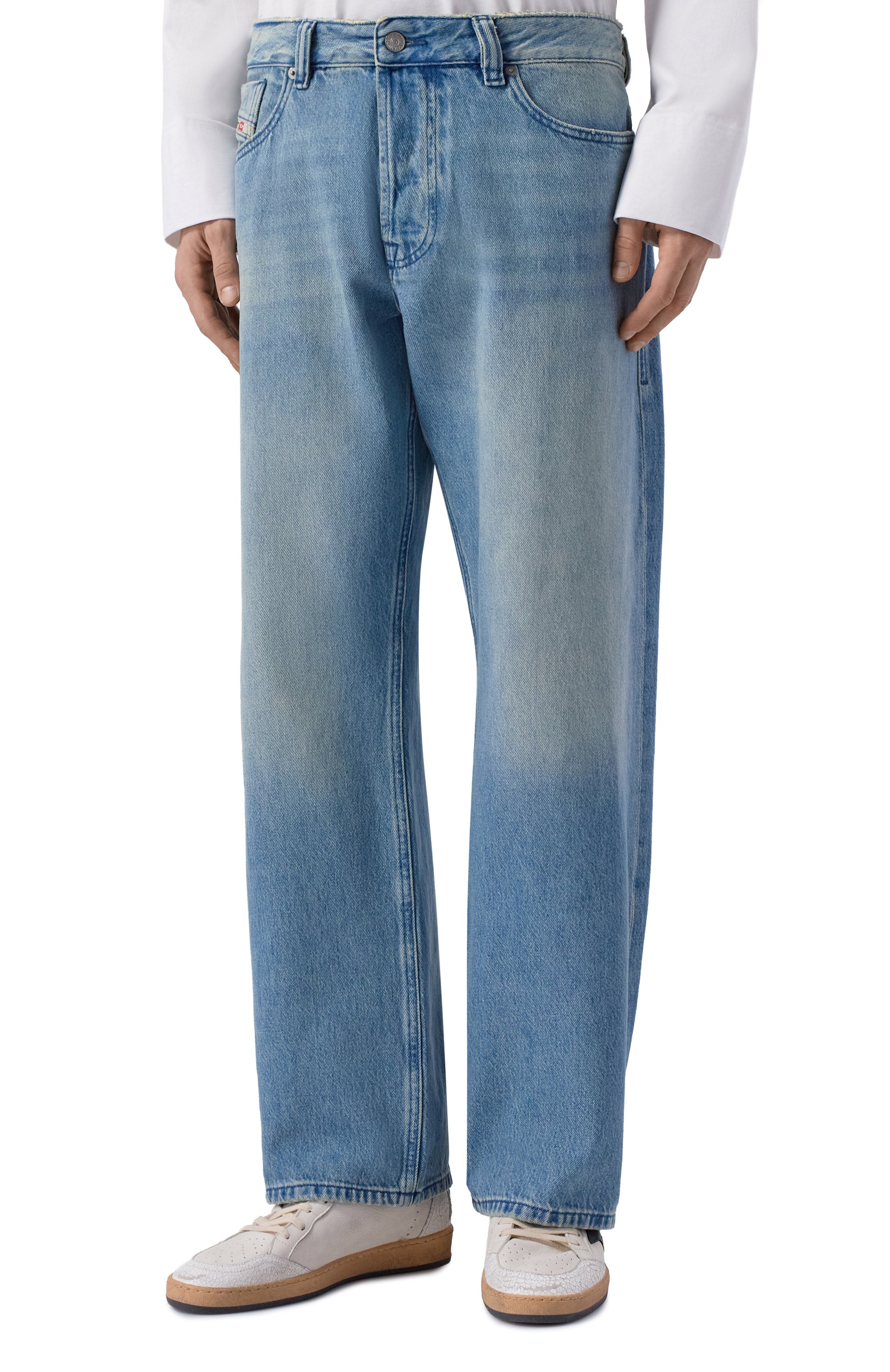 Джинсы 1980 d-eeper DIESEL голубого цвета по цене 21650 руб., арт. A15795/0BEBF, фото 3 Джинсы 1980 d-eeper DIESEL, арт. A15795/0BEBF, фото 3