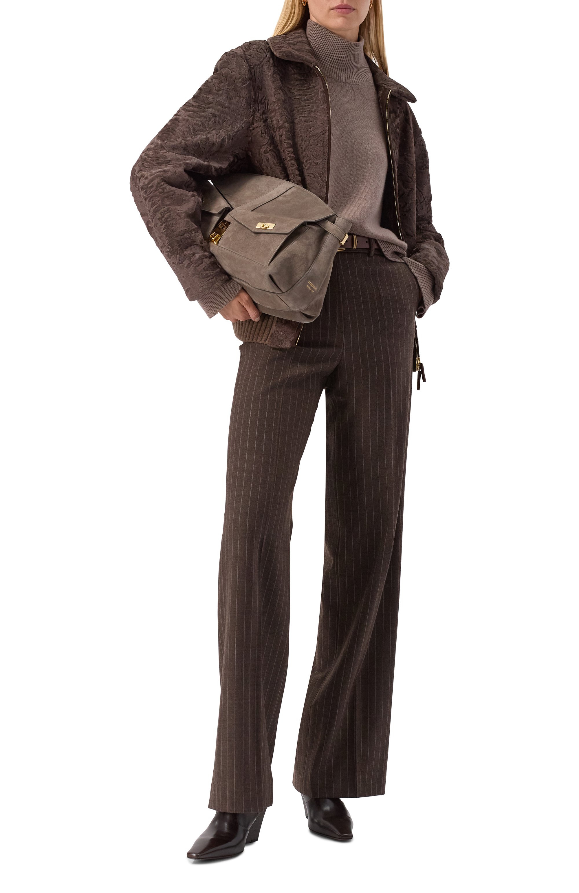 Сумка multipocket hug large FERRAGAMO коричневого цвета по цене 388000 руб., арт. 219983/782765, фото 7 Сумка multipocket hug large FERRAGAMO, арт. 219983/782765, фото 7