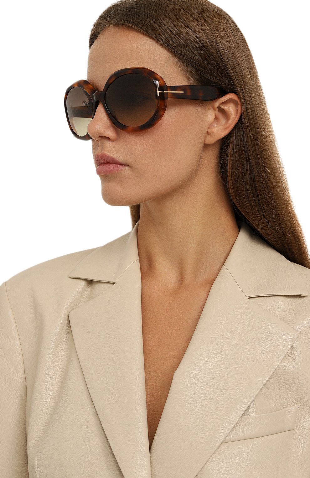 Солнцезащитные очки TOM FORD коричневого цвета по цене 54950 руб., арт. TF1011 52B, фото 2 Солнцезащитные очки TOM FORD, арт. TF1011 52B, фото 2