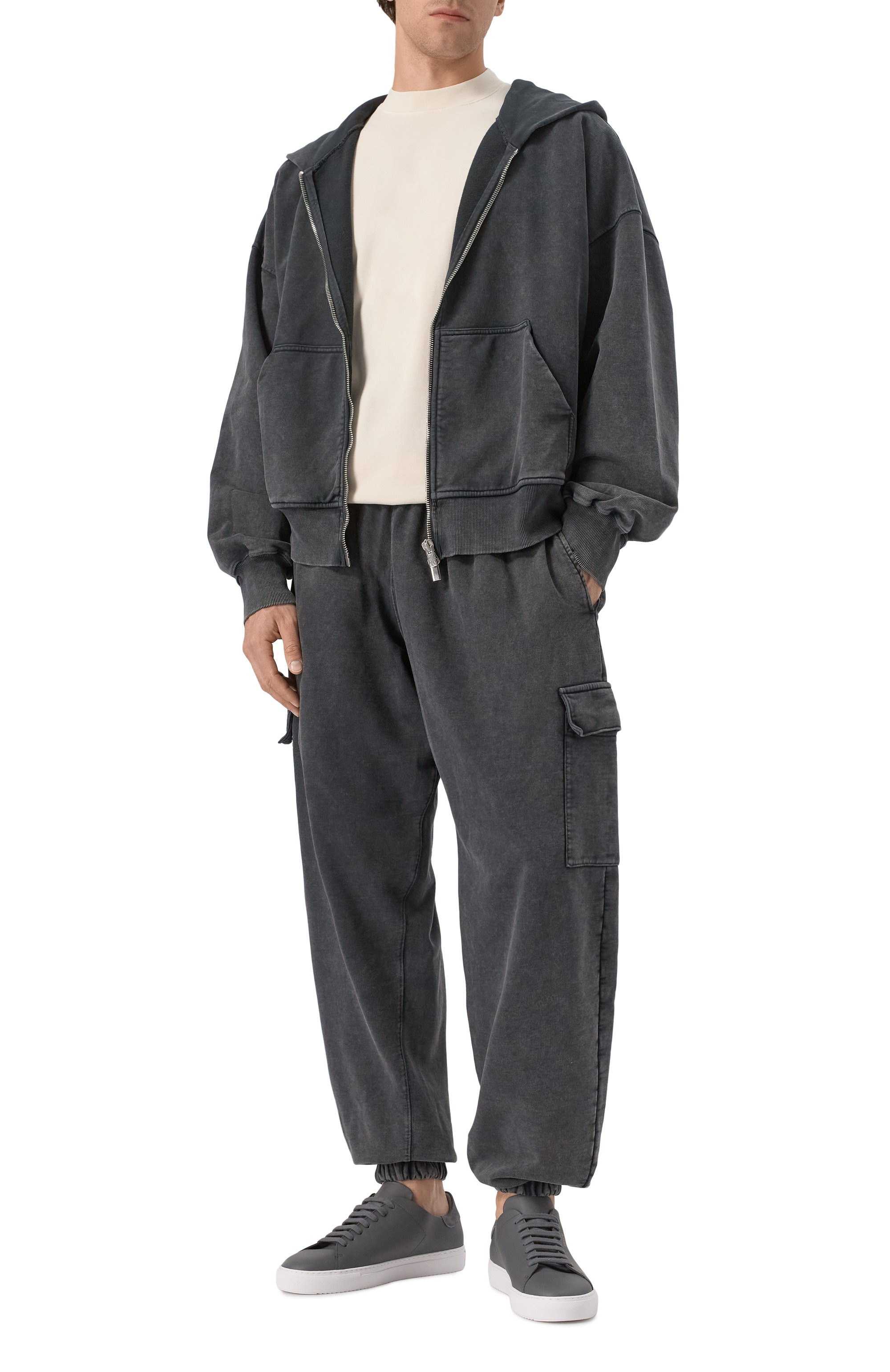 Хлопковые джоггеры ROADLESS темно-серого цвета по цене 36050 руб., арт. RSS-CJ, фото 2 Хлопковые джоггеры ROADLESS, арт. RSS-CJ, фото 2