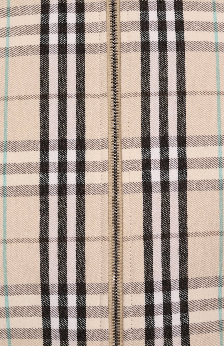 Мужская хлопковая куртка BURBERRY бежевого цвета, арт. 8101040 | Фото 6 (Материал внешний: Хлопок; Рукава: Длинные; Длина (верхняя одежда): Короткие; Кросс-КТ: Куртка, Легкие; Стили: Кэжуэл; Автоматизация состава: Проставлено; Автоматизация ТО: Проставлено)