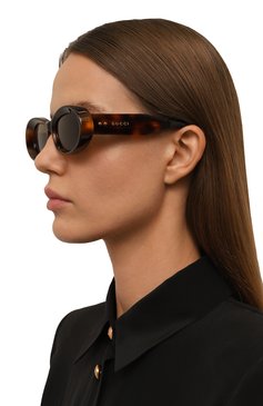 Женские солнцезащитные очки GUCCI коричневого цвета, арт. GG1527S 002 | Фото 2 (Нос: Не проставлено; Региональные ограничения белый список (Axapta Mercury): Не проставлено; Тип очков: С/з; Материал: Пластик; Очки форма: Овальные; Оптика Гендер: оптика-женское)