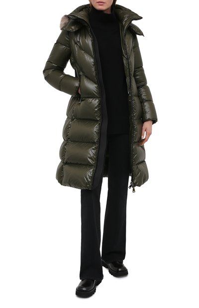 Пуховик MONCLER хаки цвета по цене 194500 руб., арт. F2-093-1C575-01-C0065, фото 2 Пуховик MONCLER, арт. F2-093-1C575-01-C0065, фото 2