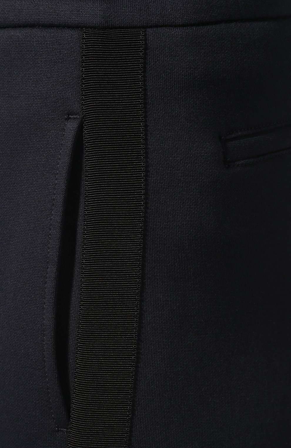 Хлопковые брюки MONCLER темно-синего цвета по цене 62750 руб., арт. E2-093-87527-80-V8037, фото 5 Хлопковые брюки MONCLER, арт. E2-093-87527-80-V8037, фото 5