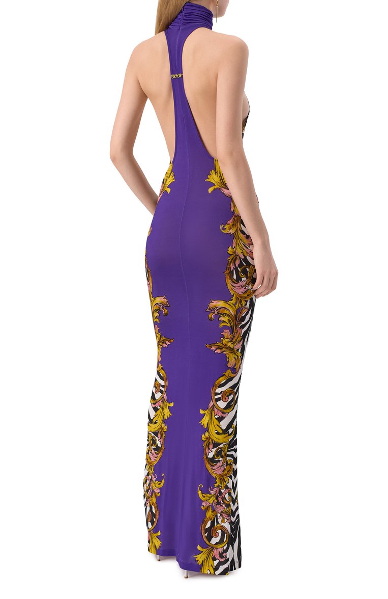 Женское платье из вискозы VERSACE JEANS COUTURE фиолетового цвета, арт. 78HA09P5/JS465 | Фото 4 (Материал внешний: Вискоза; Автоматизация состава: Проставлено; Длина Ж (юбки, платья, шорты): Макси; Автоматизация ТО: Проставлено; Женское Кросс-КТ: Платье-одежда; Случай: Коктейльный; Рукава: Без рукавов; Стили: Гламурный)