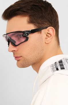 Женские солнцезащитные очки OAKLEY черного цвета, арт. 9290-929054 | Фото 3 (Кросс-КТ: С/з-унисекс; Региональные ограничения белый список (Axapta Mercury): Не проставлено, RU; Нос: Не проставлено; Материал: Пластик; Тип очков: С/з; Очки форма: Маска; Оптика Гендер: оптика-унисекс)