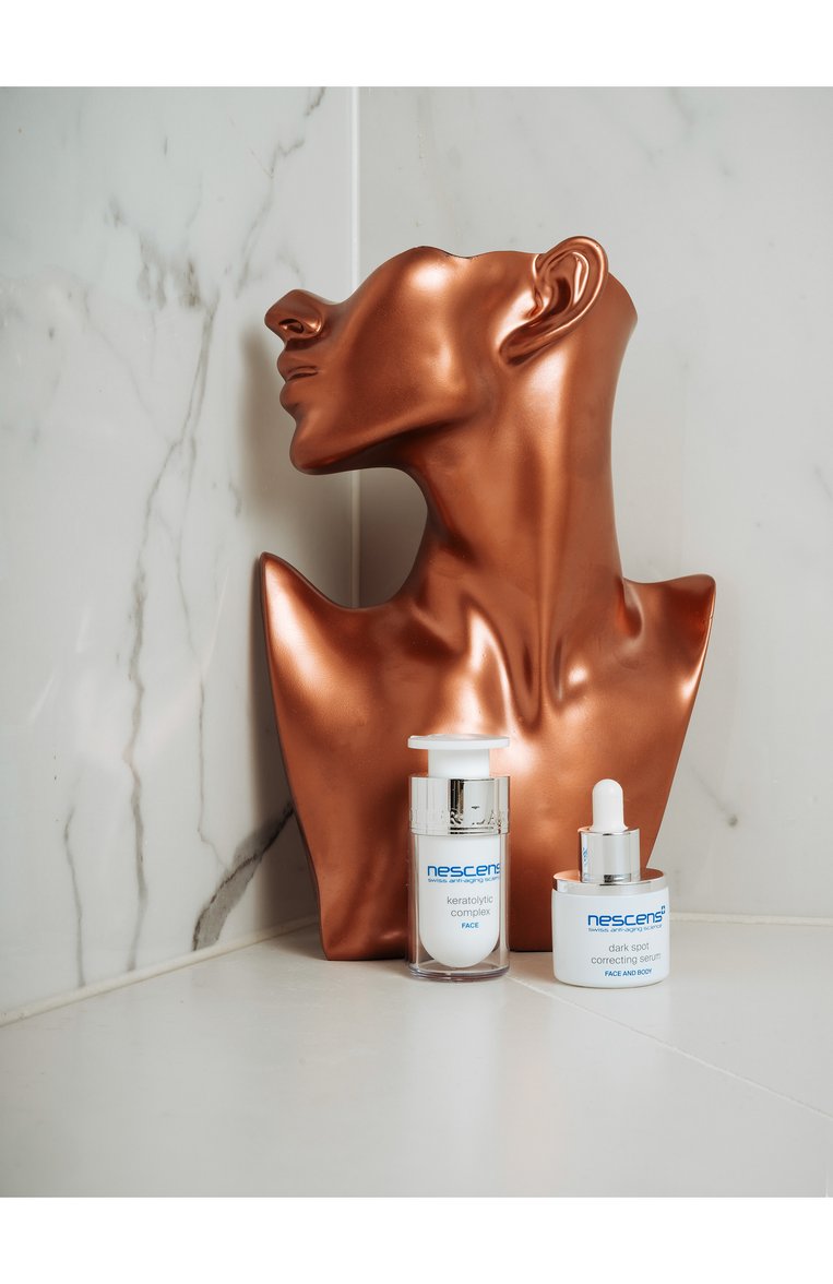 Сыворотка-корректор пигментных пятен для лица и тела (30ml) NESCENS бе�сцветного цвета, арт. 7640147190528 | Фото 2 (Тип продукта: Сыворотки; Назначение: Для лица; Региональные ограничения белый список (Axapta Mercury): Не проставлено; Нос: Не проставлено)