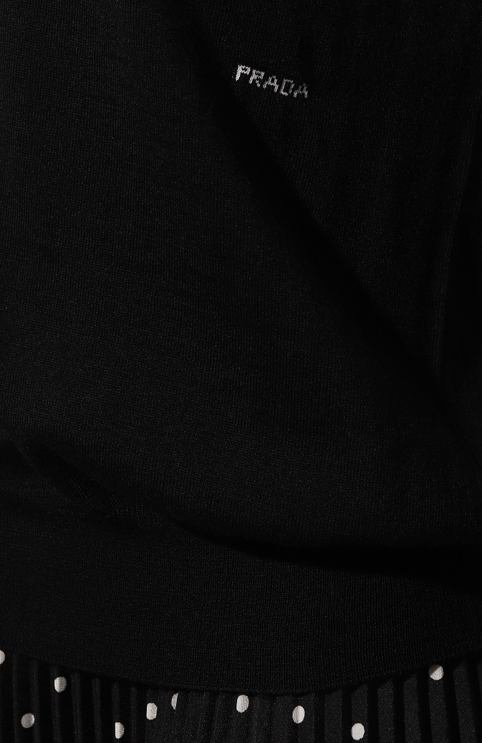Шерстяной кардиган PRADA черного цвета по цене 110000 руб., арт. P25I17-1S9C-F0002-211, фото 5 Шерстяной кардиган PRADA, арт. P25I17-1S9C-F0002-211, фото 5
