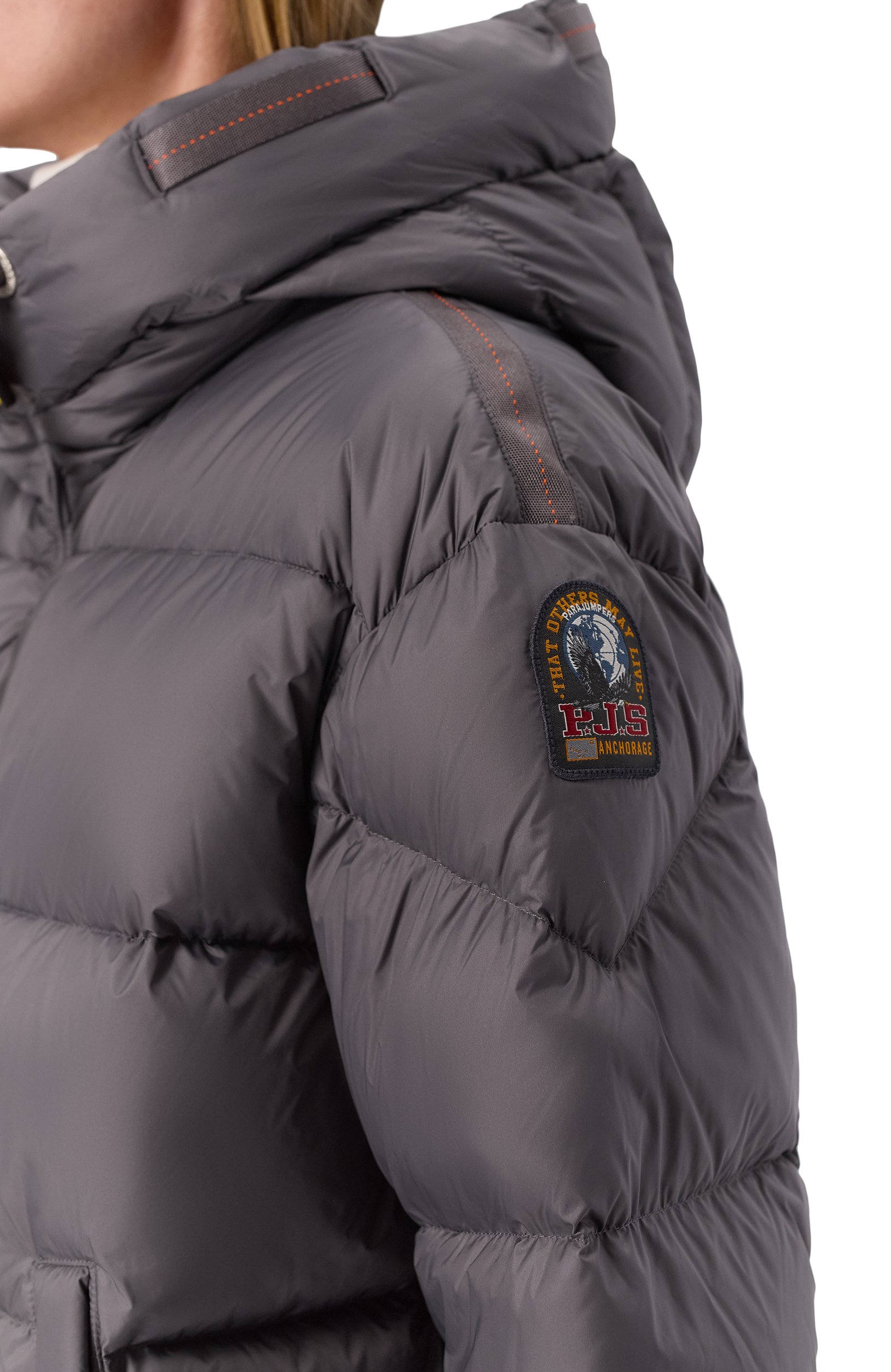 Пуховик PARAJUMPERS серого цвета по цене 94250 руб., арт. 26WMPWPUHY32, фото 5 Пуховик PARAJUMPERS, арт. 26WMPWPUHY32, фото 5