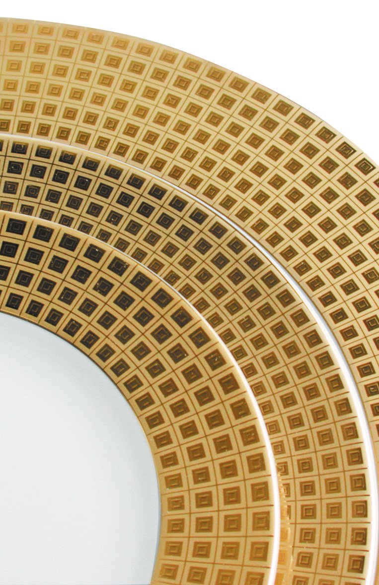 Салатник athena gold BERNARDAUD золотого цвета, арт. 0467/127 | Фото 2 (Интерьер Кросс-КТ: Обеденная посуда; Региональные ограничения белый список (Axapta Mercury): Не проставлено; Нос: Не проставлено; Коллекция: Athena Gold; Ограничения доставки: fragile-2)