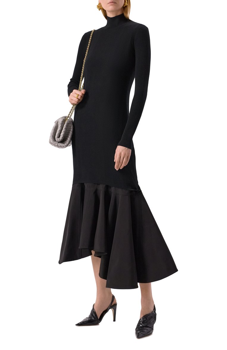 Женское платье из вискозы BOTTEGA VENETA черного цвета, арт. 797513 V4MK0 | Фото 2 (Материал внешний: Вискоза; Длина Ж (юбки, платья, шорты): Макси; Рукава: Длинные; Женское Кросс-КТ: Платье-одежда; Случай: Повседневный; Кросс-КТ: Трикотаж; Стили: Кэжуэл; Автоматизация состава: Проставлено; Автоматизация ТО: Проставлено)