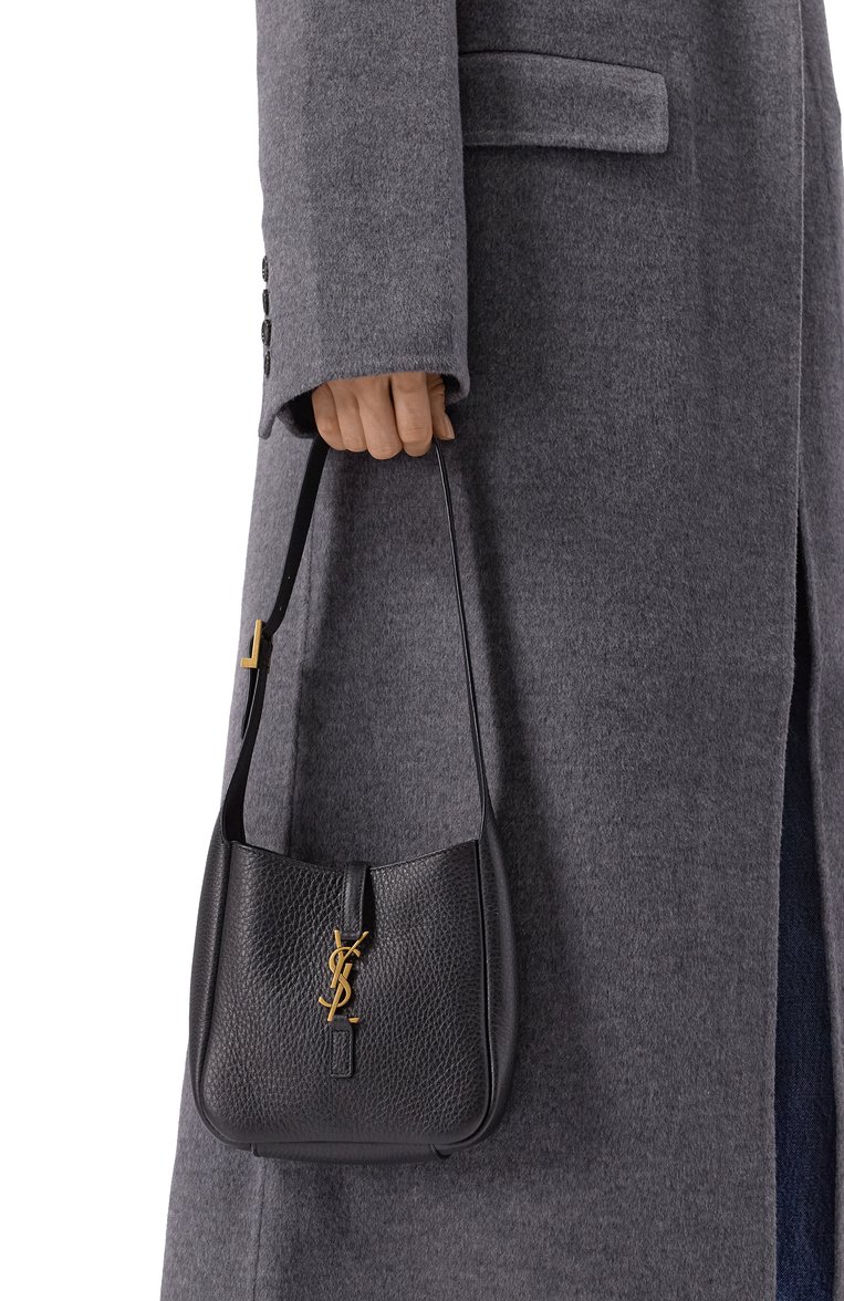 Женская сумка le 5 à 7 supple baby SAINT LAURENT черного цвета, арт. 809461/AADUU | Фото 2 (Размер: mini; Материал: Натуральная кожа; Материал сплава: Проставлено; Драгоценные камни: Проставлено)
