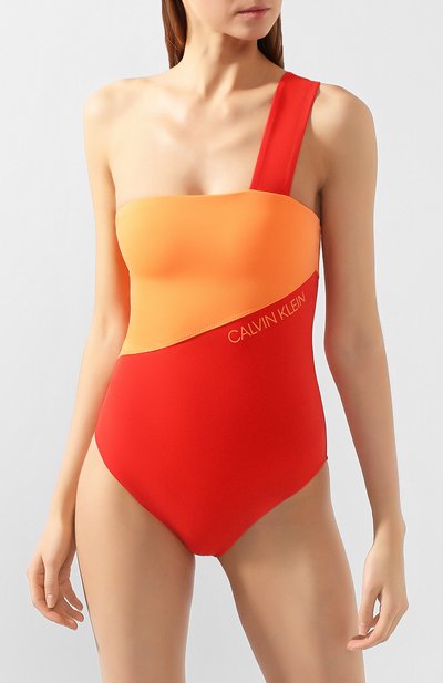 Слитный купальник CALVIN KLEIN красного цвета по цене 13450 руб., арт. KW0KW00843, фото 2 Слитный купальник CALVIN KLEIN, арт. KW0KW00843, фото 2
