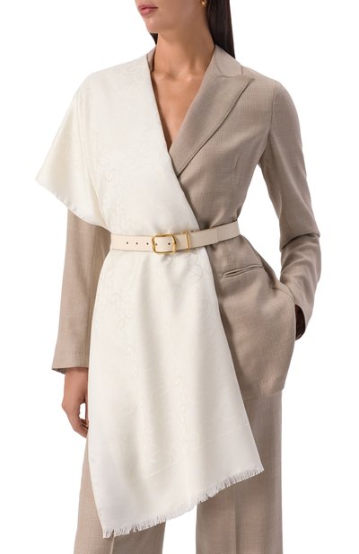 Палантин из шелка и шерсти ELIE SAAB кремового цвета по цене 53200 руб., арт. SE7018J5971, фото 2 Палантин из шелка и шерсти ELIE SAAB, арт. SE7018J5971, фото 2