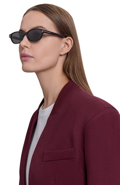 Солнцезащитные очки TOM FORD черного цвета по цене 51450 руб., арт. TF1310 01A, фото 2 Солнцезащитные очки TOM FORD, арт. TF1310 01A, фото 2