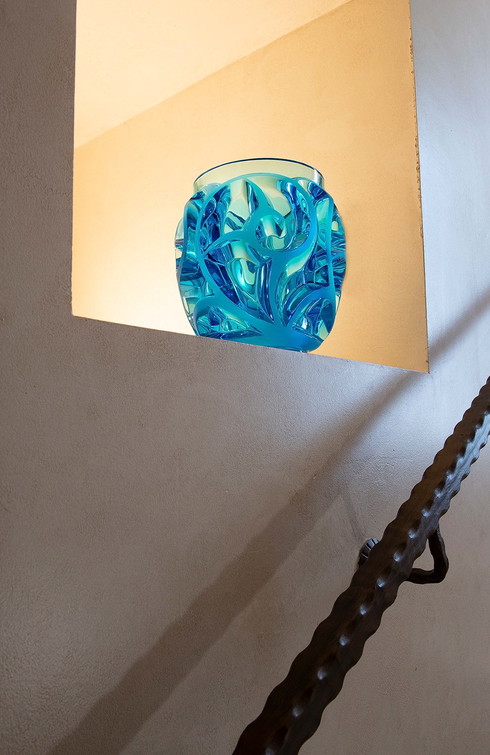 Ваза tourbillons LALIQUE голубого цвета по цене 952500 руб., арт. 10410600, фото 2 Ваза tourbillons LALIQUE, арт. 10410600, фото 2