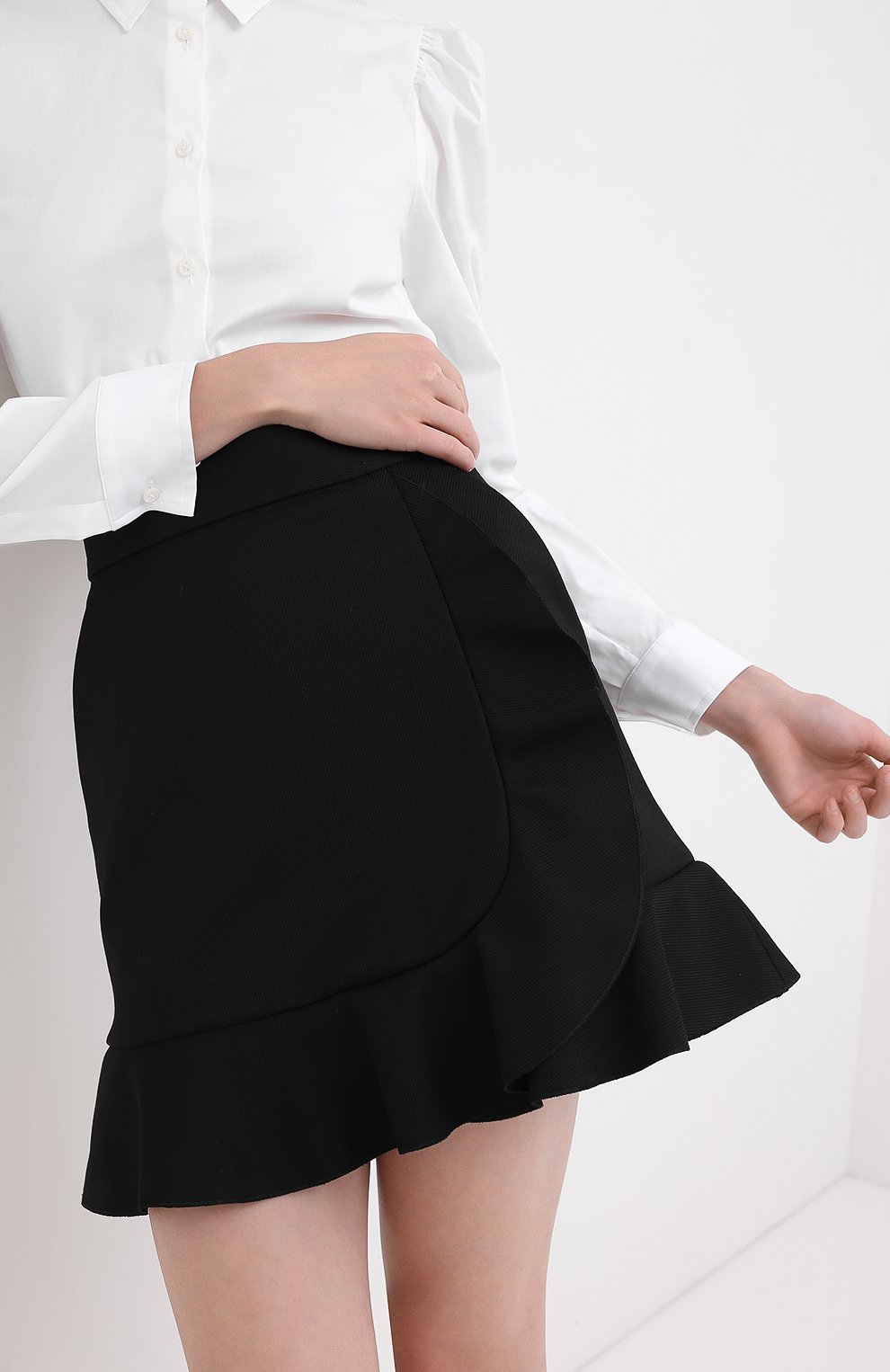 Юбка REDVALENTINO черного цвета по цене 26850 руб., арт. UR3RAE85/1Y1, фото 3 Юбка REDVALENTINO, арт. UR3RAE85/1Y1, фото 3