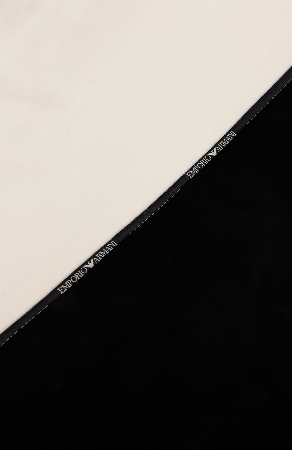 Хлопковый конверт EMPORIO ARMANI темно-синего цвета по цене 30750 руб., арт. 6DNB04/NJ0YZ, фото 3 Хлопковый конверт EMPORIO ARMANI, арт. 6DNB04/NJ0YZ, фото 3