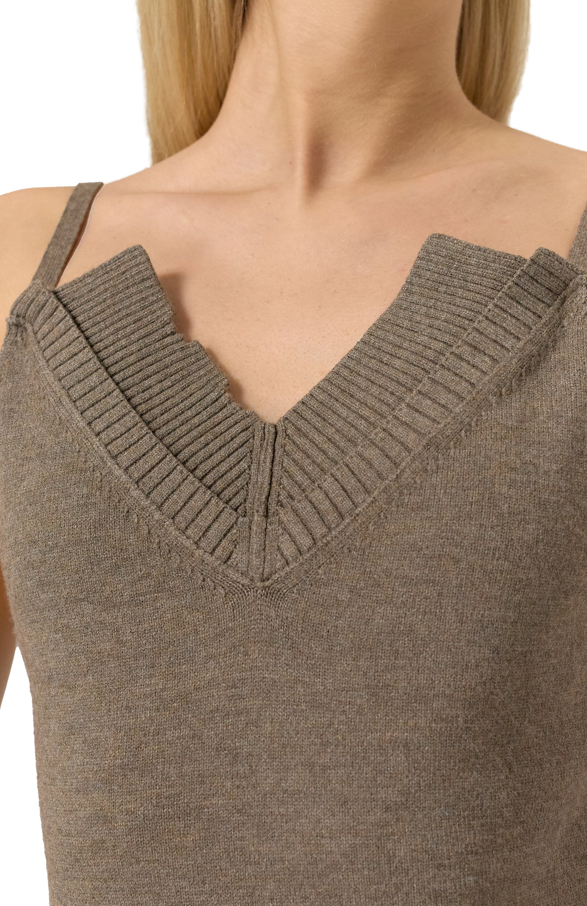 Топ из вискозы YUZEFI светло-коричневого цвета по цене 31950 руб., арт. YUZRS25-RW-KN27-44, фото 5 Топ из вискозы YUZEFI, арт. YUZRS25-RW-KN27-44, фото 5