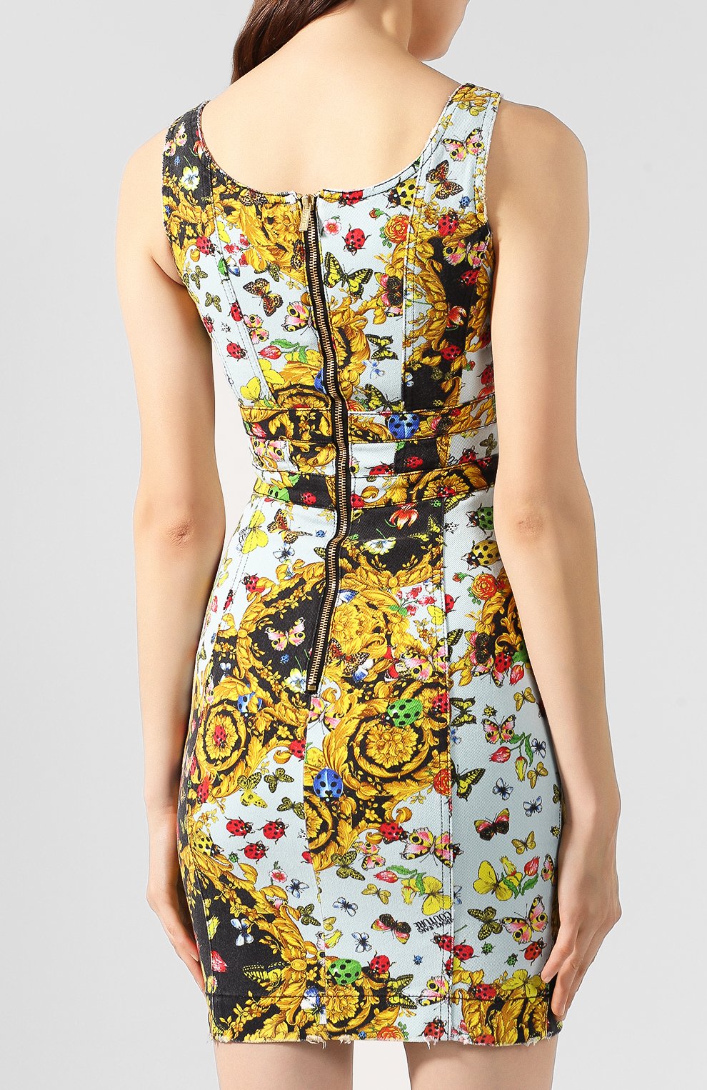 Джинсовое платье VERSACE JEANS COUTURE разноцветного цвета по цене 43350 руб., арт. D2HUA430-UDP916/SH037, фото 4 Джинсовое платье VERSACE JEANS COUTURE, арт. D2HUA430-UDP916/SH037, фото 4