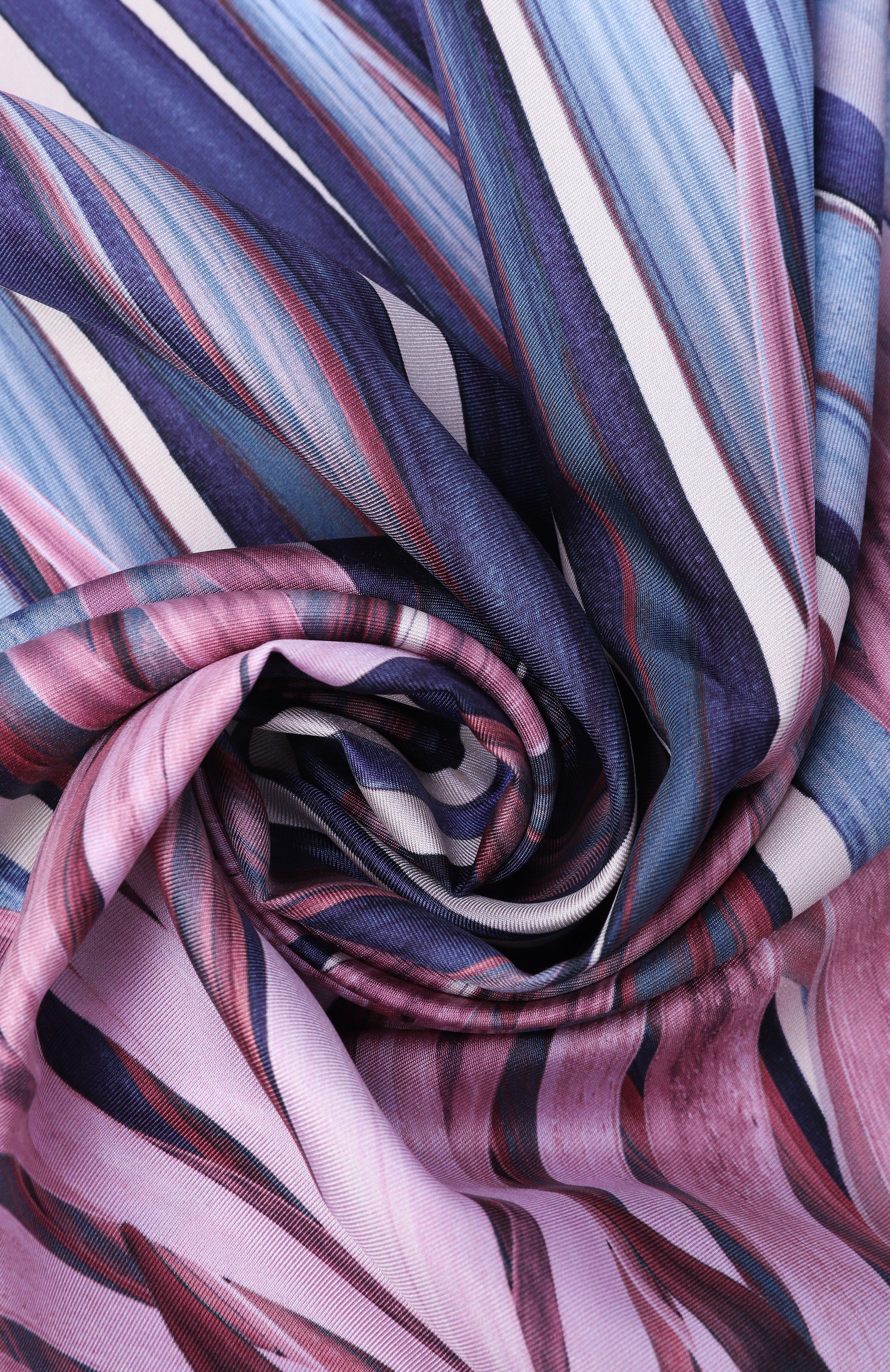 Шелковый платок ELIE SAAB фиолетового цвета по цене 49350 руб., арт. 710009236, фото 3 Шелковый платок ELIE SAAB, арт. 710009236, фото 3