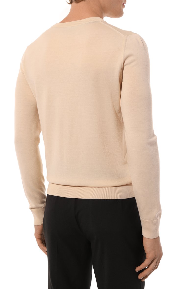 Мужской шерстяной джемпер BRIONI бежевого цвета, арт. UMQ90L/0ZK82/9200 | Фото 4 (Рукава: Длинные; Длина (для топов): Стандартные; Материал внешний: Шерсть; Вырез: Круглый; Принт: Без принта; Мужское Кросс-КТ: Джемперы; Стили: Кэжуэл; Автоматизация состава: Проставлено; Автоматизация ТО: Проставлено; Детали: Без декора)
