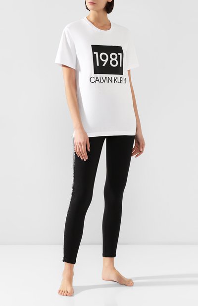 Хлопковая футболка CALVIN KLEIN белого цвета по цене 4600 руб., арт. QS6343E, фото 2 Хлопковая футболка CALVIN KLEIN, арт. QS6343E, фото 2