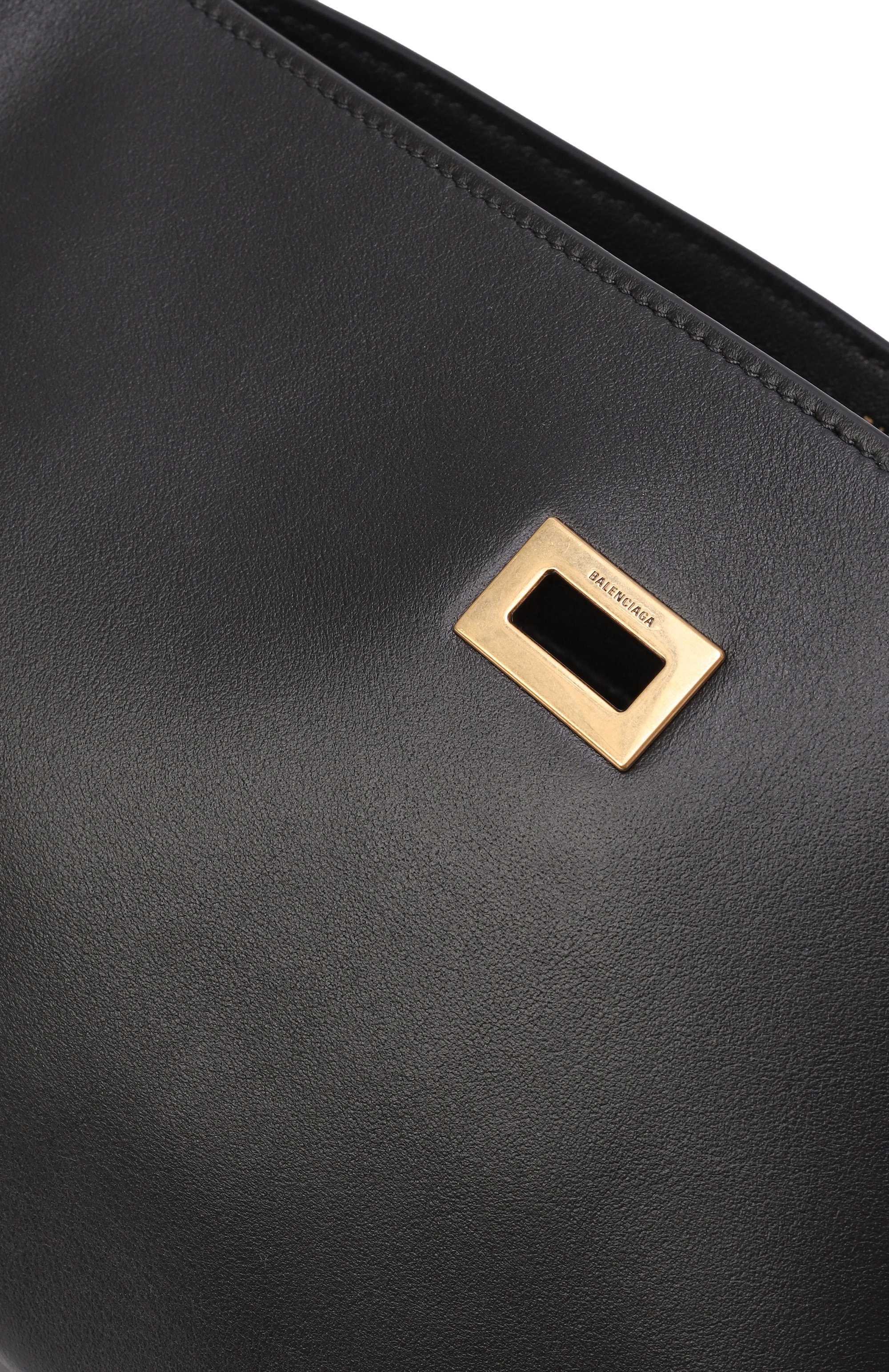Сумка bel air small BALENCIAGA черного цвета по цене 390500 руб., арт. 810680/2ABAV, фото 3 Сумка bel air small BALENCIAGA, арт. 810680/2ABAV, фото 3