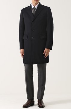 Мужской однобортное кашемировое пальто TOM FORD темно-синего цвета, арт. 299R32/41MT40 | Фото 2 (Рукава: Длинные; Big photo: Big photo; Материал подклада: Купро; Материа�л внешний: Шерсть, Кашемир; Мужское Кросс-КТ: Верхняя одежда, пальто-верхняя одежда; Стили: Классический; Длина (верхняя одежда): До середины бедра; Драгоценные камни: Проставлено; Ювелирные украшения: Назначено; Материал сплава: Проставлено; 1-2-бортные: Однобортные)