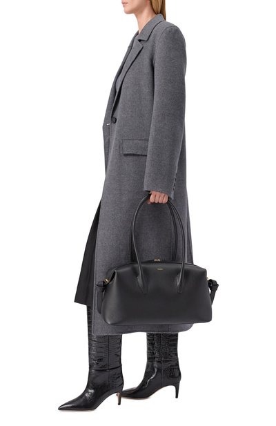 Сумка brioche duffle YUZEFI черного цвета по цене 93300 руб., арт. BRI0CHE DUFFLE/PEBBLE GRAIN LEATHER, фото 3 Сумка brioche duffle YUZEFI, арт. BRI0CHE DUFFLE/PEBBLE GRAIN LEATHER, фото 3