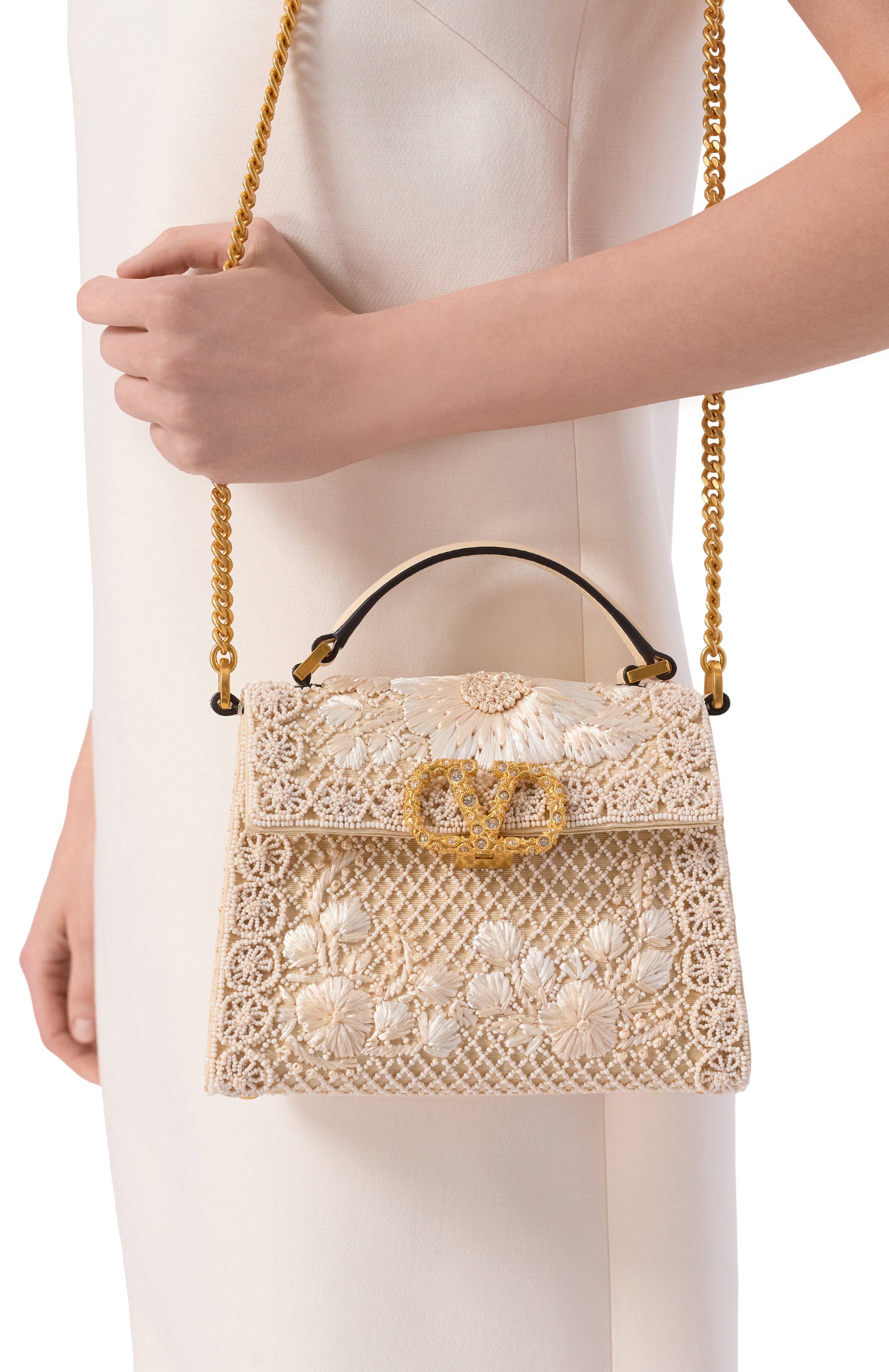 Сумка vsling mini VALENTINO кремового цвета по цене 540500 руб., арт. 8W2B0R91/PFT, фото 2 Сумка vsling mini VALENTINO, арт. 8W2B0R91/PFT, фото 2