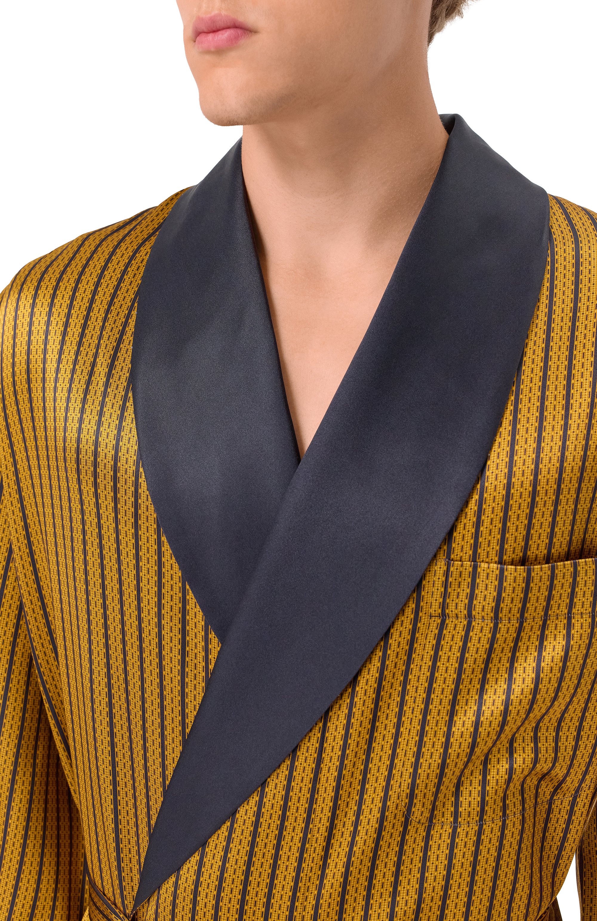 Шелковый халат STEFANO RICCI светло-коричневого цвета по цене 449000 руб., арт. VT004/57017V, фото 5 Шелковый халат STEFANO RICCI, арт. VT004/57017V, фото 5