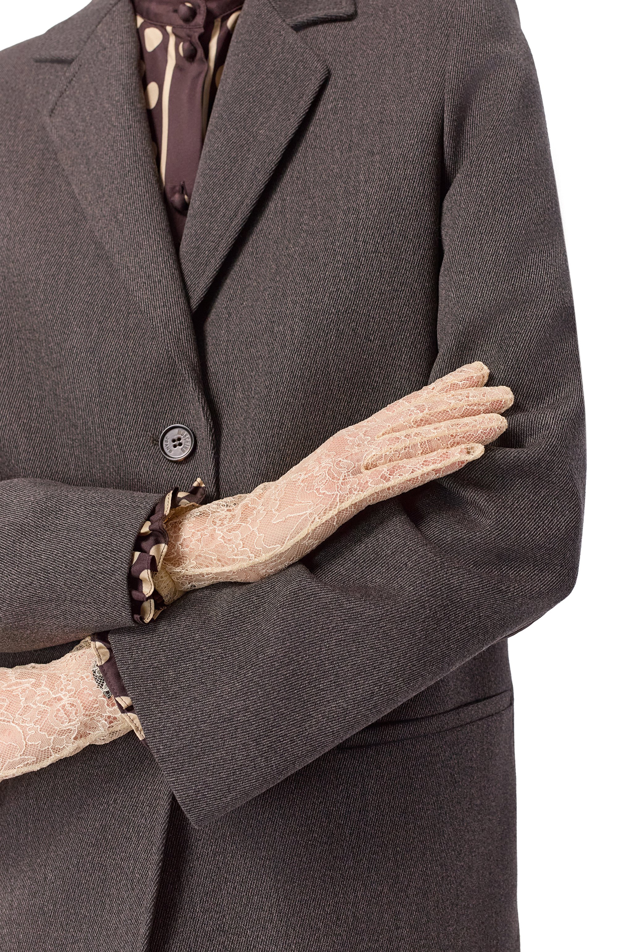 Перчатки VALENTINO кремового цвета по цене 64800 руб., арт. 7W0GD00H/FPW, фото 2 Перчатки VALENTINO, арт. 7W0GD00H/FPW, фото 2