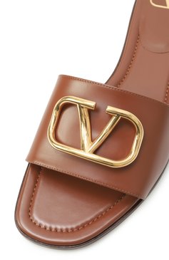 Женские кожаные шлепанцы vlogo signature VALENTINO коричневого цвета, арт. 6W2S0BD5/DSH | Фото 7 (Подошва: Плоская; Материал внутренний: Натуральная кожа; Материал внешний: Натуральная кожа; Каблук высота: Низкий)