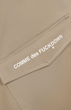 Мужские шорты COMME DES FUCKDOWN бежевого цвета, арт. CFABM01636 | Фото 6 (Материал внешний: Хлопок, Синтетический материал; Длина Шорты М: Ниже колена; Принт: С принтом; Случай: Повседневный; Стили: Спорт-шик)