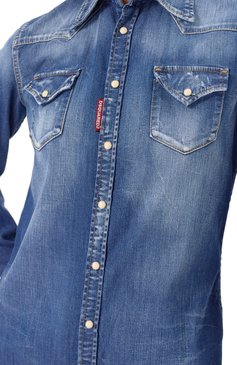 Женская джинсовая рубашка DSQUARED2 синего цвета, арт. S75DL0894/S30341 | Фото 5 (Рукава: Длинные; Материал сплава: Проставлено; Длина (для топов): Стандартные; Драгоценные камни: Проставлено; Принт: Без принта; Стили: Кэжуэл; Женское Кросс-КТ: Рубашка-одежда; Кросс-КТ: Деним; Материал внешний: Деним, Хлопок)