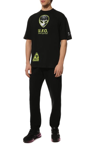 Хлопковая футболка DIEGO VENTURINO черного цвета по цене 17450 руб., арт. SS22-DV TS0 UF0, фото 2 Хлопковая футболка DIEGO VENTURINO, арт. SS22-DV TS0 UF0, фото 2