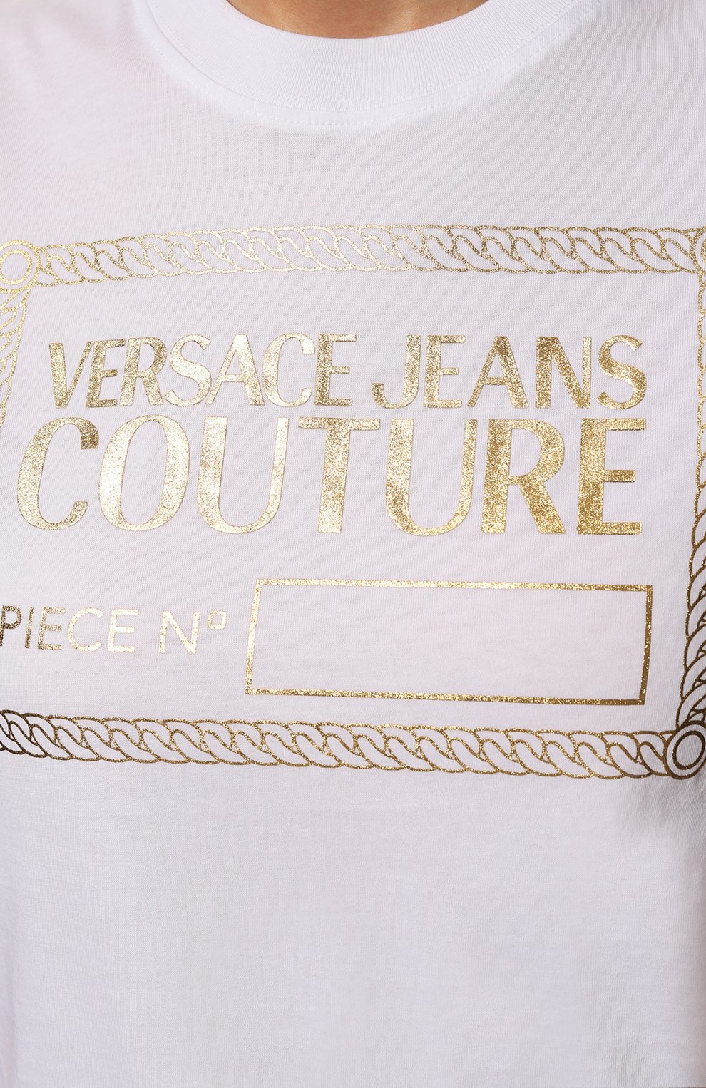 Хлопковая футболка VERSACE JEANS COUTURE белого цвета по цене 15850 руб., арт. 72HAHT17-72DP613 R PIECE NR F0IL WHITE+G0LD/CJ000, фото 5 Хлопковая футболка VERSACE JEANS COUTURE, арт. 72HAHT17-72DP613 R PIECE NR F0IL WHITE+G0LD/CJ000, фото 5