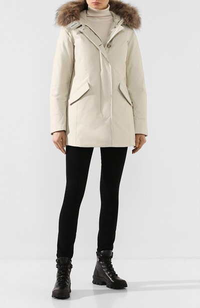 Пуховая парка WOOLRICH белого цвета по цене 68200 руб., арт. WWCPS2762/UT0001, фото 2 Пуховая парка WOOLRICH, арт. WWCPS2762/UT0001, фото 2