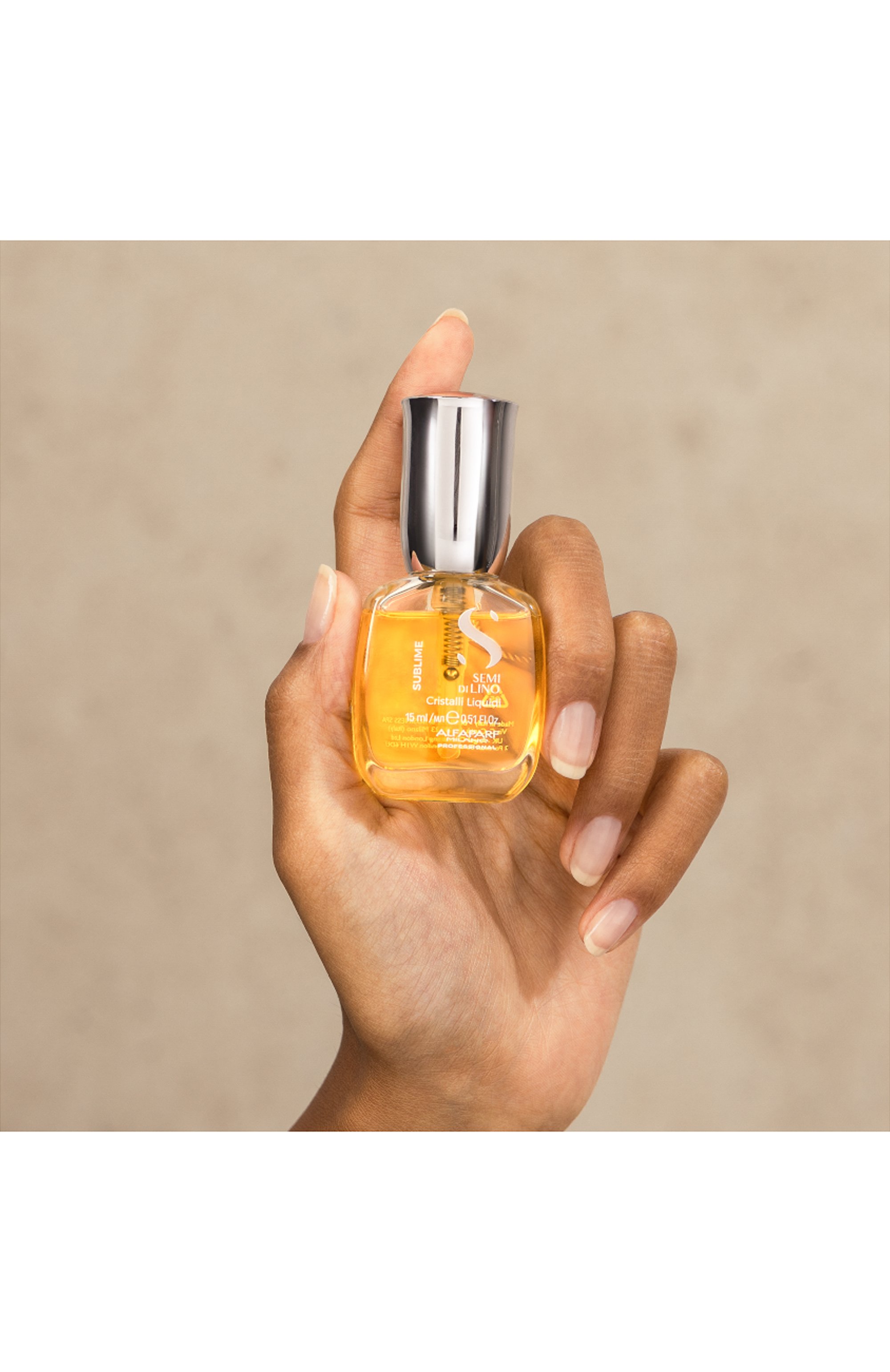 Масло с термозащитой против секущихся волос, придающее блеск (15ml) ALFAPARF MILANO PROFESSIONAL бесцветного цвета по цене 2250 руб., арт. 25387, фото 3 Масло с термозащитой против секущихся волос, придающее блеск (15ml) ALFAPARF MILANO PROFESSIONAL, арт. 25387, фото 3