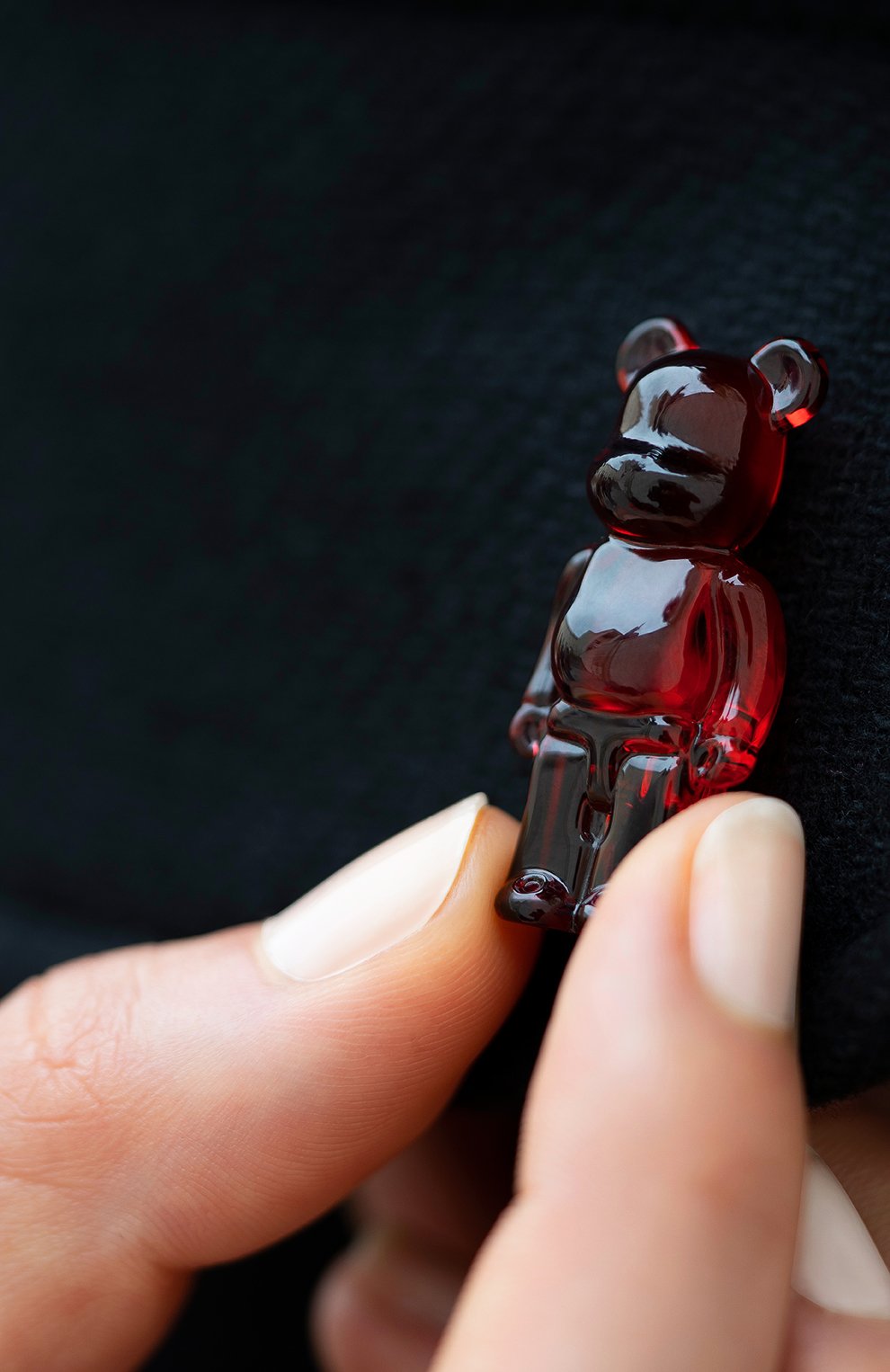 Брошь bearbrick BACCARAT красного цвета по цене 42000 руб., арт. 2 814 112, фото 2 Брошь bearbrick BACCARAT, арт. 2 814 112, фото 2
