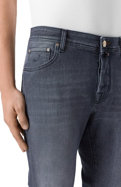 Джинсы nick JACOB COHEN темно-серого цвета по цене 58450 руб., арт. JUM_QE006 073 S4286 V2, фото 5 Джинсы nick JACOB COHEN, арт. JUM_QE006 073 S4286 V2, фото 5